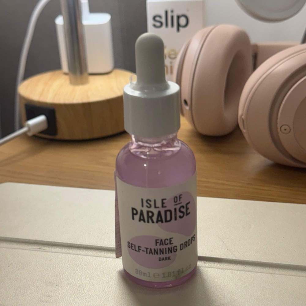 Isle of Paradise Face Self-Tanning Drops - Purple - Picture 2 of 7